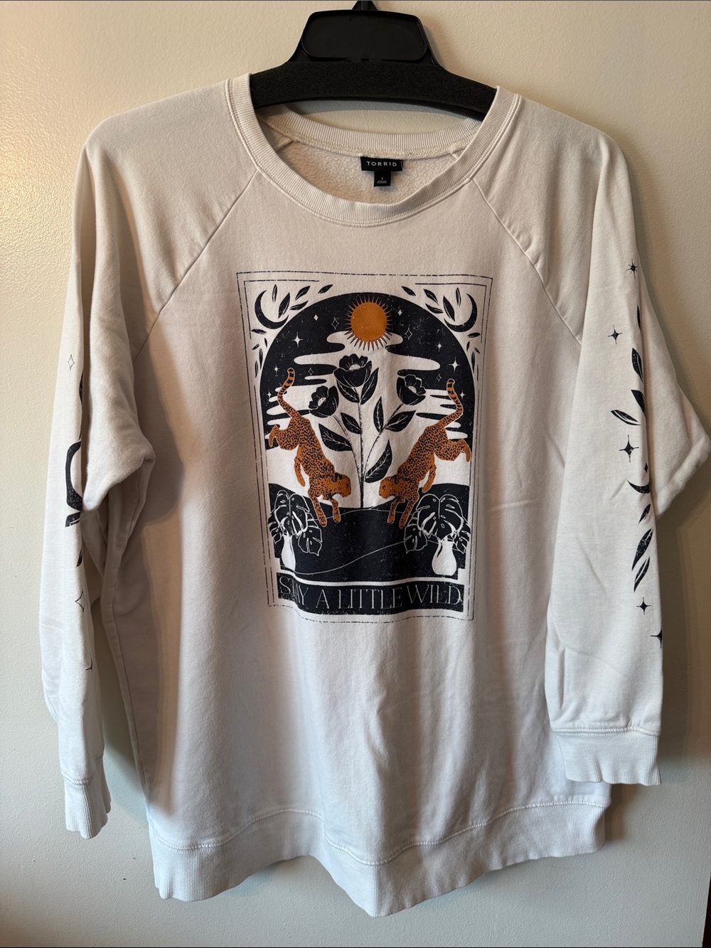 torrid Cream Pullover w/ Black & Rust Graphic cheetah and moon w/sleeve graphic